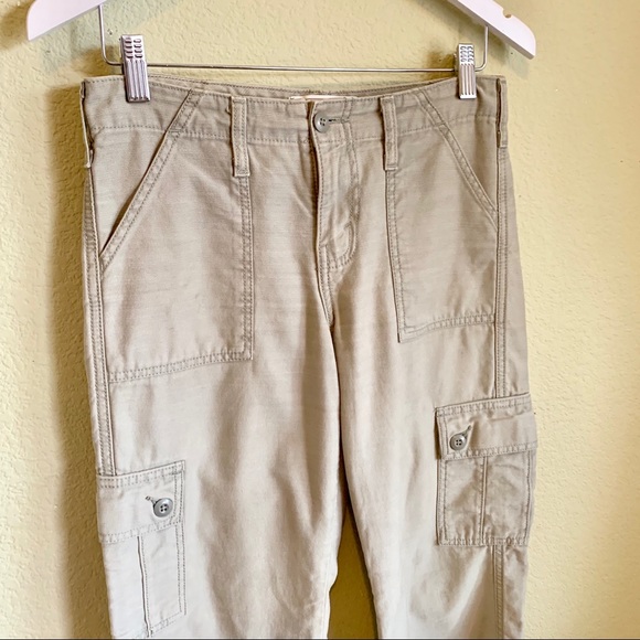 Levi’s Olive Green Cargo Capris Pants - Picture 2 of 8